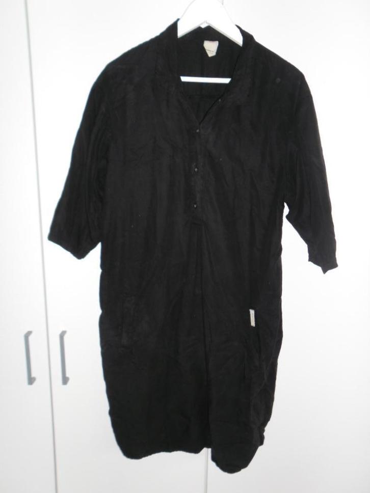 Penn & Ink Zwarte Jurk/Blouse Met Knoopjes Maat 38, Kleding | Dames, Jurken, Zo goed als nieuw, Maat 38/40 (M), Zwart, Boven de knie
