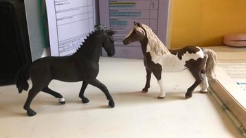 2 schleich paarden beschikbaar voor biedingen