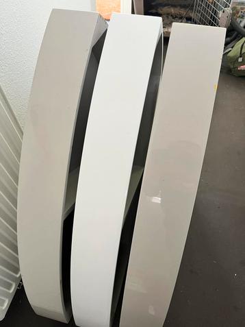 Ligne Roset draaibare driedelige salontafel. beschikbaar voor biedingen