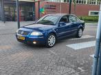 Volkswagen Passat 1.6 75KW 2003 Blauw, Auto's, Origineel Nederlands, Te koop, 5 stoelen, Benzine
