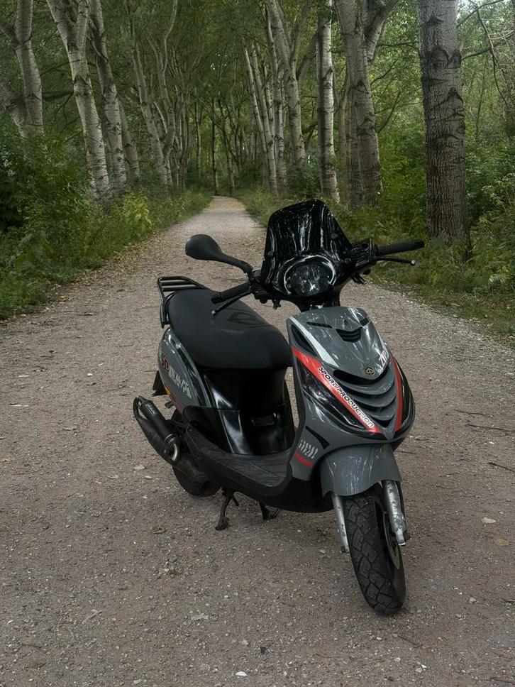 Piaggio Zip 70cc, Fietsen en Brommers, Scooters | Piaggio, Zo goed als nieuw, Zip, Ophalen