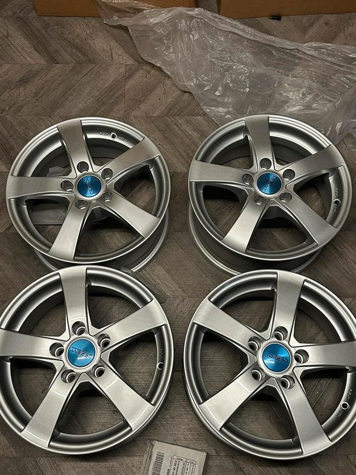 Opel Astra K 15 inch velgen 5x105 nieuw in doos, Auto-onderdelen, Banden en Velgen, Velg(en), Zomerbanden, 15 inch, 195 mm, Personenwagen
