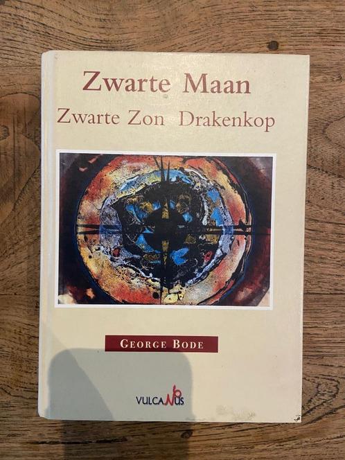 zwarte Maan / zwarte Zon / Drakenkop, Boeken, Overige Boeken, Gelezen, Verzenden