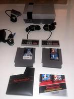 Nintendo NES 1985, Model NES-001 met 2 controllers, Spelcomputers en Games, Ophalen of Verzenden, Gebruikt, Met 2 controllers