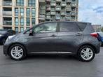 Toyota Verso-S 1.3 VVT-i Dynamic AUTOMAAT Camera Clima Stoel, Auto's, Toyota, Euro 5, Gebruikt, Elektrische ramen, 4 cilinders