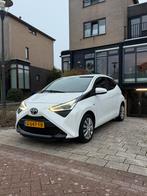 Toyota Aygo 1.0 Vvt-i 72pk 5D 2019 Wit, Voorwielaandrijving, Stof, Zwart, 4 stoelen