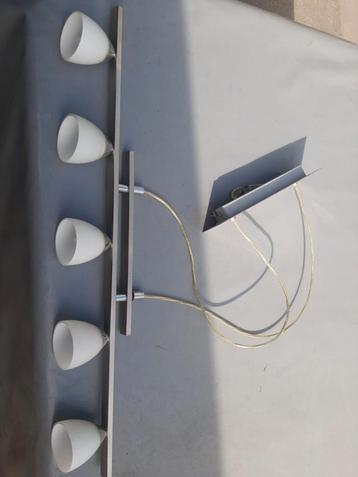 Hanglamp met melkwitglas beschikbaar voor biedingen