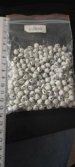 56 gram kleine witte belletjes bel, Ophalen of Verzenden, Nieuw, Kraal