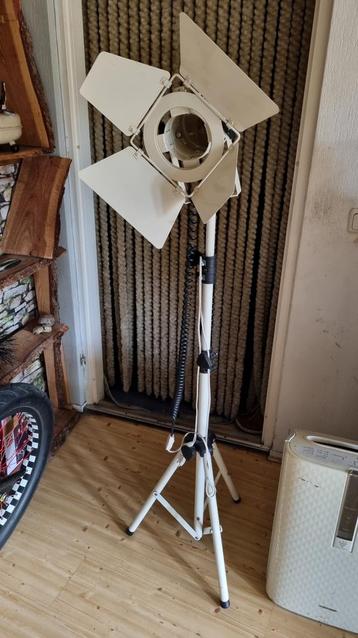 Filmlamp - theaterlamp, staand model, bieden beschikbaar voor biedingen