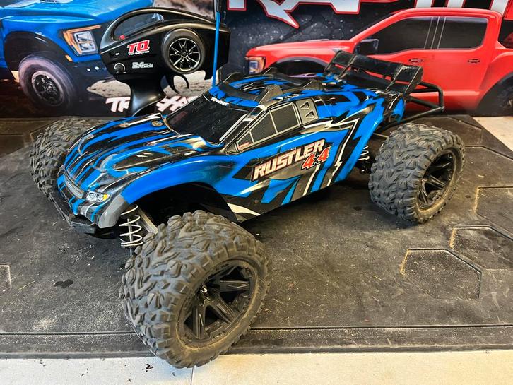 Traxxas Rustler 4x4 XL5 RC auto stadium truck RTR, Hobby en Vrije tijd, Modelbouw | Radiografisch | Auto's, Zo goed als nieuw