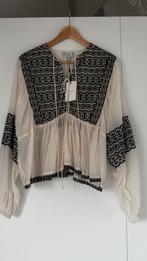 Dante Blouse Beige met Zwarte Borduursels - Maat S, Ophalen of Verzenden, Zo goed als nieuw, Maat 36 (S), Beige