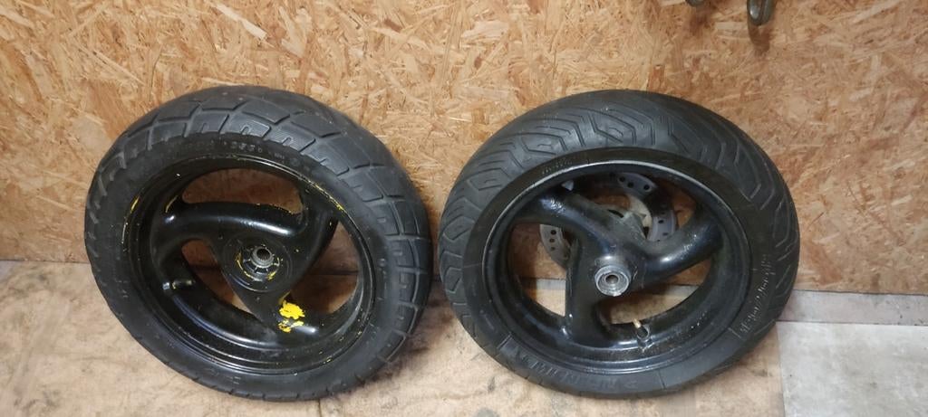 Nette scooter wielen 12 inch, Ophalen of Verzenden, Zo goed als nieuw