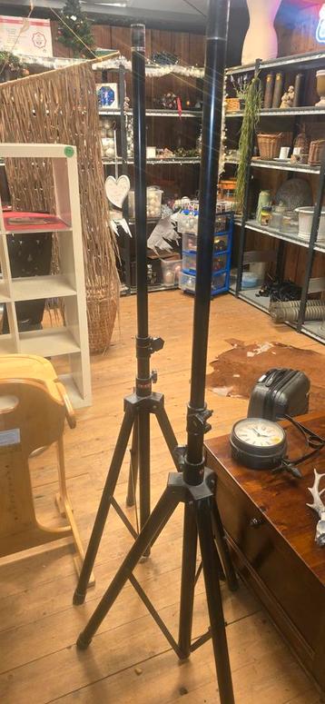 2 Dixon luidspreker statieven 3 poot beschikbaar voor biedingen