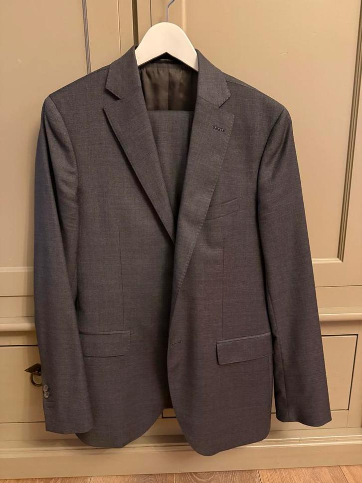 Stijlvol blauw pak van Massimo Dutti - Zo goed als nieuw!, Kleding | Heren, Kostuums en Colberts, Zo goed als nieuw, Maat 46 (S) of kleiner