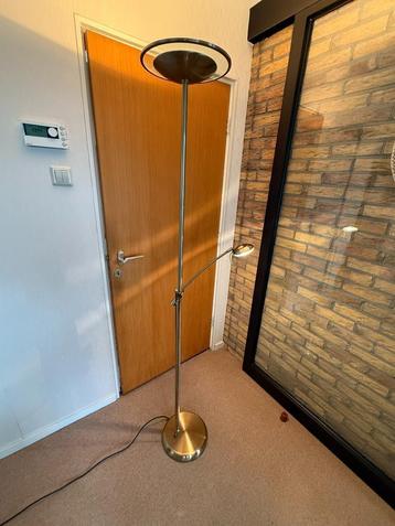 Mooie staande vloerlamp met leeslamp beschikbaar voor biedingen
