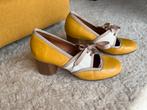 Aparte geel-beige pumps “vintage” maat 39, Kleding | Dames, Schoenen, Nieuw, Fly London, Ophalen of Verzenden, Pumps