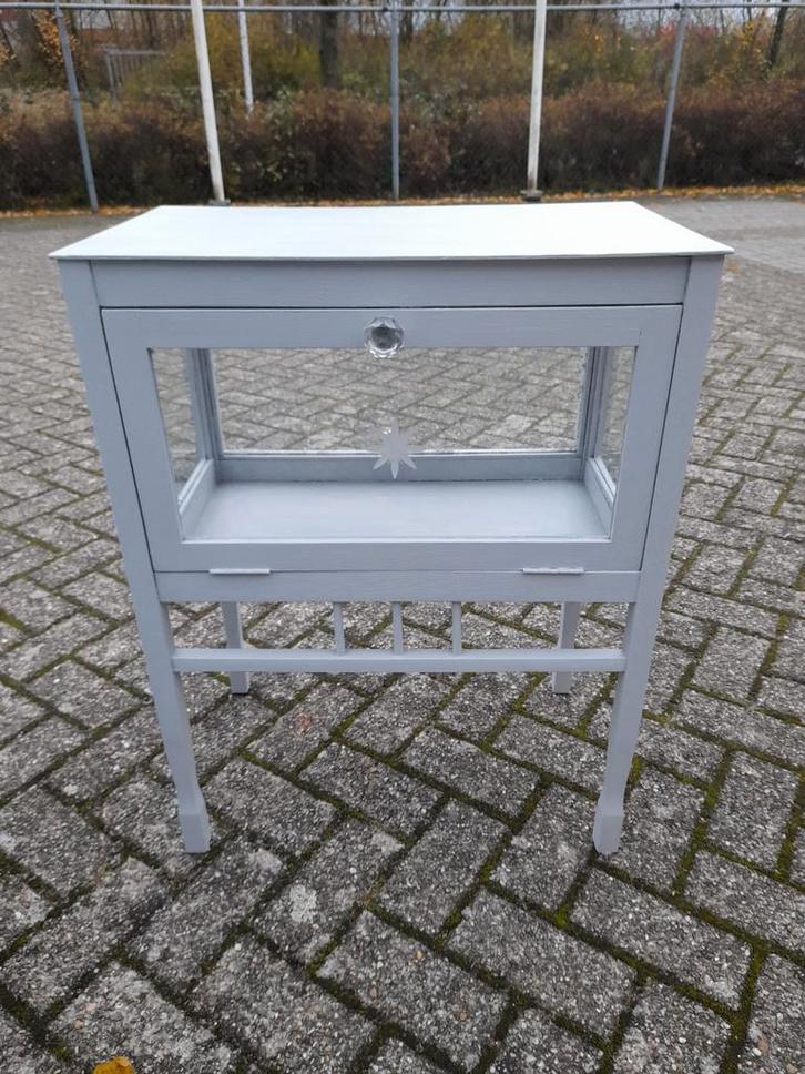 Brocante grijze thee kastje, Huis en Inrichting, Kasten | Overige, Zo goed als nieuw, Ophalen of Verzenden