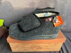 Nieuwe gevoerde pantoffels sloffen maat 43, Ophalen of Verzenden, Nieuw, Pantoffels of Sloffen