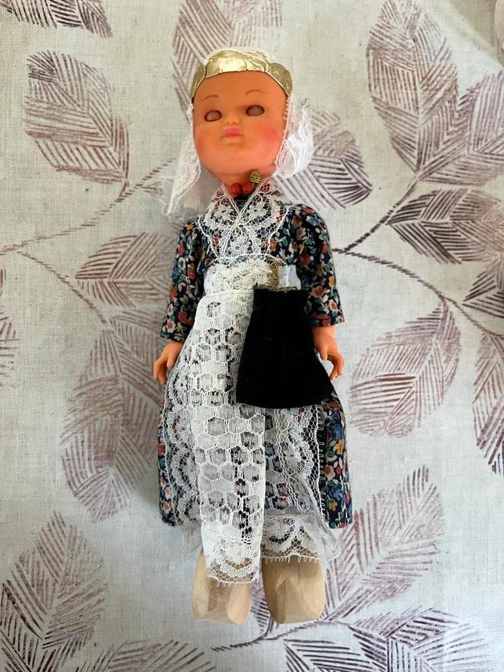Friesland Pop in Klederdracht - Vintage Souvenir Pop, Antiek en Kunst, Antiek | Speelgoed, Ophalen of Verzenden