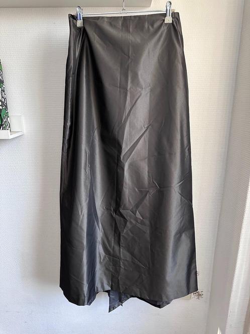 Esencial lange satijnen rok chique stijl maat 40, Kleding | Dames, Rokken, Zo goed als nieuw, Maat 38/40 (M), Bruin, Onder de knie