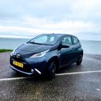 Toyota Aygo 1.0 Vvt-i 69pk 5D 2018 Grijs APK 2026, Voorwielaandrijving, Stof, 4 stoelen, Origineel Nederlands