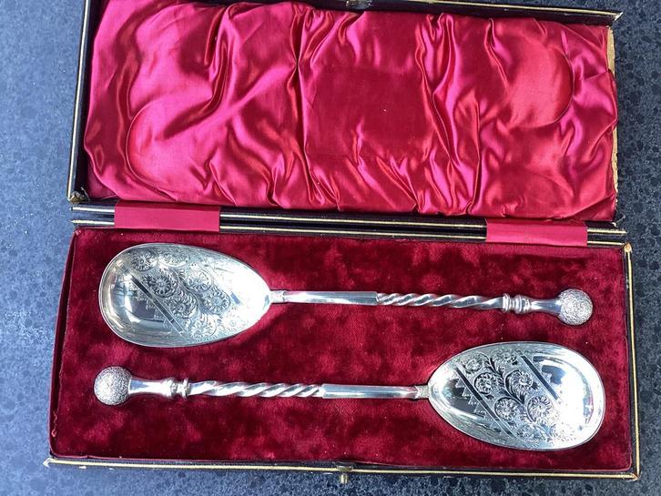 Set van twee Victoriaanse opscheplepels, Antiek en Kunst, Antiek | Goud en Zilver, Zilver, Ophalen of Verzenden