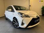 Toyota Yaris 1.5 Hybrid Automaat - Navi - Camera - Stoelverw, Gebruikt, 4 cilinders, Wit, Origineel Nederlands