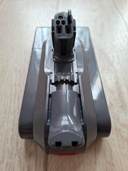 dyson onderdelen accu steel en houder of dok, Witgoed en Apparatuur, Stofzuigers, Zo goed als nieuw, Stofzuiger, Minder dan 1200 watt