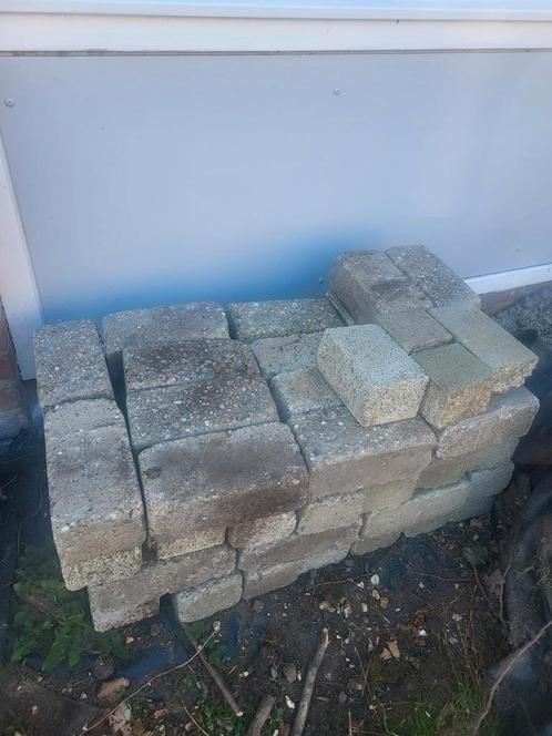 Gratis tegels 20x10, Tuin en Terras, Tegels en Klinkers, Gebruikt, Terrastegels, Beton, 10 m² of meer, Ophalen
