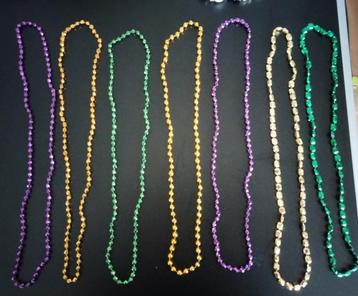 Fleurige kettingen, kan in 1 koop. beschikbaar voor biedingen