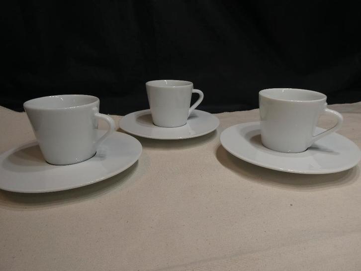 Nespresso Andrée Putman Kop en Schotel 3 x, Huis en Inrichting, Keuken | Servies, Gebruikt, Kop(pen) en/of Schotel(s), Overige stijlen