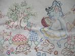 Linnen vintage geborduurd gordijnvalletje sneeuwitje, Antiek en Kunst, Curiosa en Brocante, Verzenden