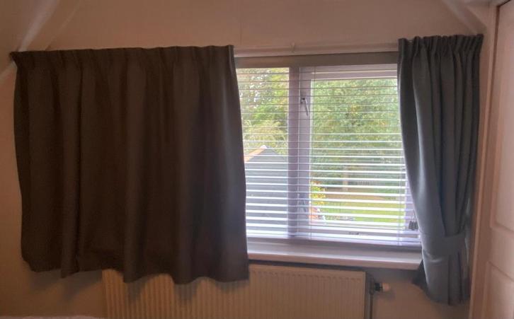 Grijze Verduisterende Gordijnen - 261x134 cm, Huis en Inrichting, Stoffering | Gordijnen en Lamellen, Zo goed als nieuw, 100 tot 150 cm