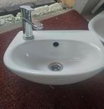 Wc wastafel en grohe kraan  nooit gebruikt, Huis en Inrichting, Badkamer | Badkamermeubels, Minder dan 50 cm, Ophalen of Verzenden