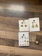 Goudkleurige sieraden. 8 x oorbellen, 1 x ketting, 1 x ring, Ophalen of Verzenden, Zo goed als nieuw