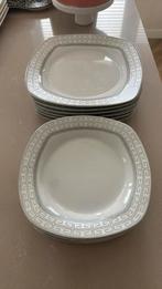 Borden servies porselein, Huis en Inrichting, Keuken | Servies, Ophalen of Verzenden, Zo goed als nieuw, Bord(en), Overige stijlen