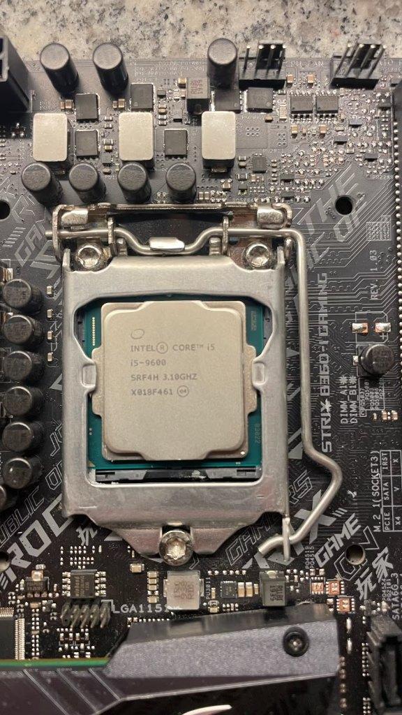 Intel CPU i5-9600 socket 1151, Computers en Software, Processors, Zo goed als nieuw, 3 tot 4 Ghz, Ophalen of Verzenden