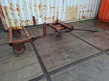 Metalen transport wagen / kar met 3 massieve wielen beschikbaar voor biedingen