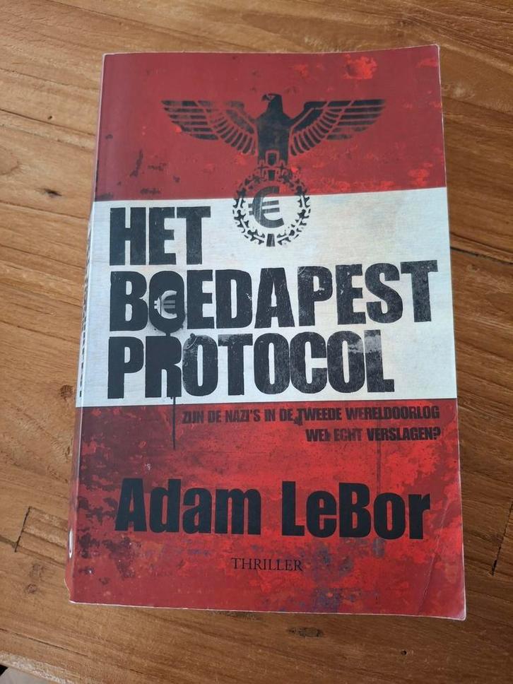 Adam LeBor - Het Boedapest Protocol, Boeken, Thrillers, Zo goed als nieuw, Ophalen of Verzenden