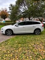 Volvo V60 2.0T 203pk! all-seasonbanden!, Voorwielaandrijving, 1800 kg, Zwart, 4 cilinders