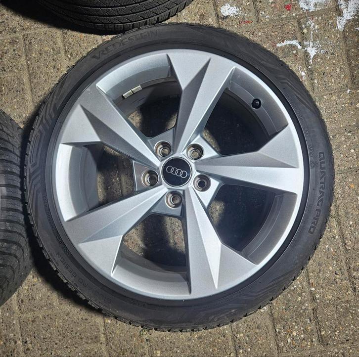 Audi Velgen met Winterbanden 18 inch, Auto-onderdelen, Banden en Velgen, Banden en Velgen, Winterbanden, 18 inch, 225 mm, Personenwagen