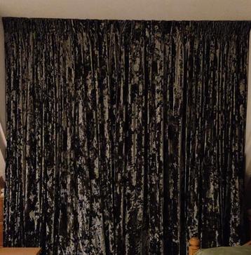 Mooie, zware verduisterende gordijnen - 360x235cm beschikbaar voor biedingen