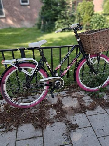 Te koop,Batavus 28 maat met maandje +slot. beschikbaar voor biedingen