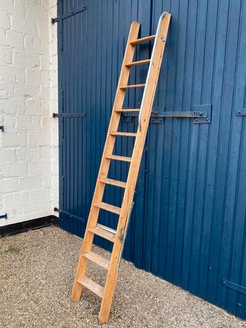 Oude houten bibliotheektrap zoldertrap molenaarstrap 300cm beschikbaar voor biedingen