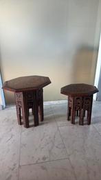 2 decoratieve houten beschilderde oosterse bijzettafels, Antiek en Kunst, Antiek | Meubels | Kasten, Ophalen