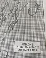 BORDUURPATROON ARIADNE INITIALEN-ALFABET, Hobby en Vrije tijd, Borduren en Borduurmachines, Verzenden, Zo goed als nieuw, Handborduren