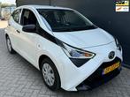 Toyota Aygo 1.0 VVT-i x-fun/5D/Airco/Cruise/bluetooth/onderh, Voorwielaandrijving, Gebruikt, Euro 6, 4 stoelen