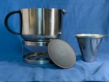 Vintage RVS theepot beschikbaar voor biedingen