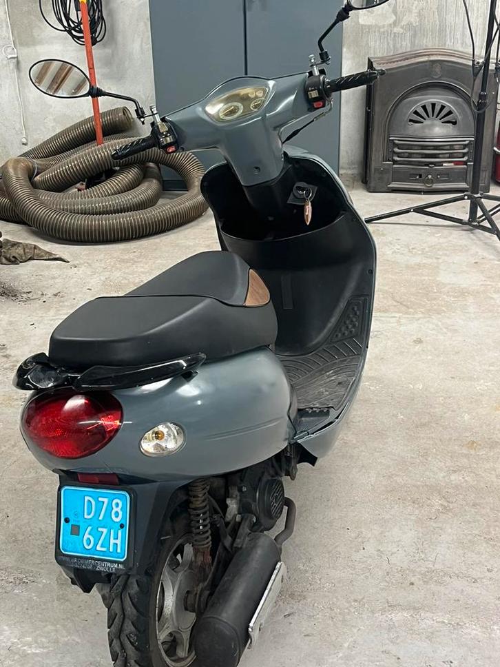 Scooter, Fietsen en Brommers, Scooters | Peugeot, Zo goed als nieuw, Overige modellen, Benzine, Ophalen