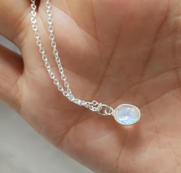 	 zilveren ketting met R. Maansteen hanger zilver 925 beschikbaar voor biedingen